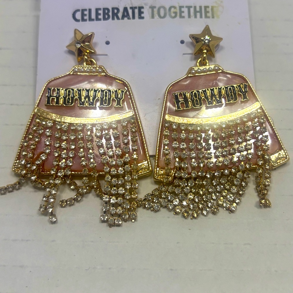 NWT- Gold and Pink 'Howdy' Earrings
Cowboy Carter Concert Assessory
